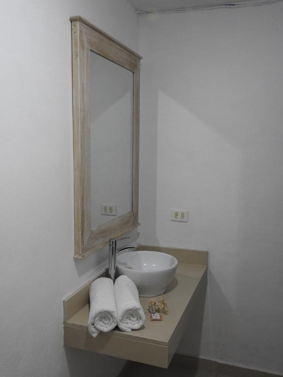 Hotel Villa De Pescadores Río Lagartos Екстериор снимка